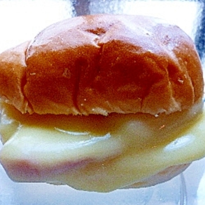 ウィンナーチーズ バターロールホットサンド レシピ 作り方 By Mayumi 1101 楽天レシピ